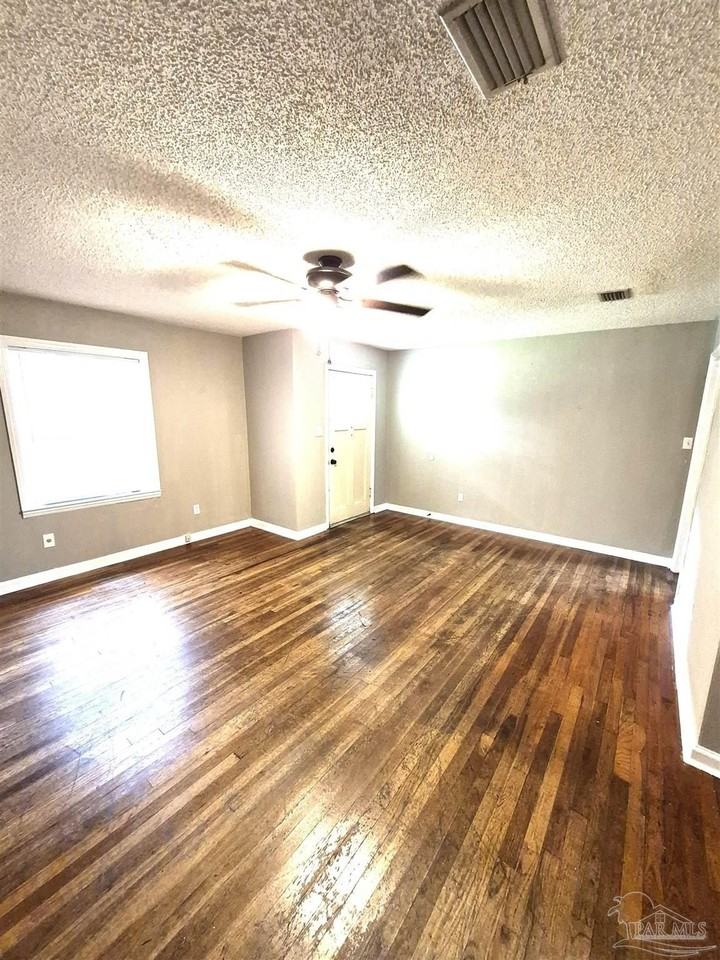3804 W Cervantes St - Photo 4 of 15