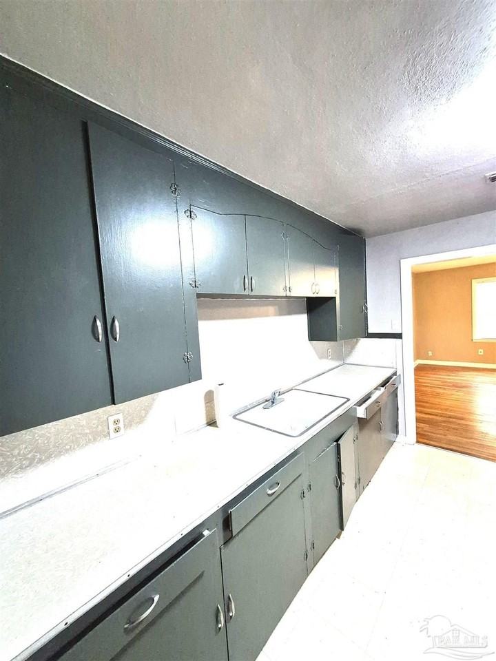3804 W Cervantes St - Photo 6 of 15