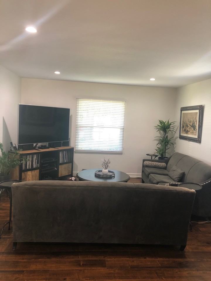6601 Farralone Avenue - Photo 3 of 6