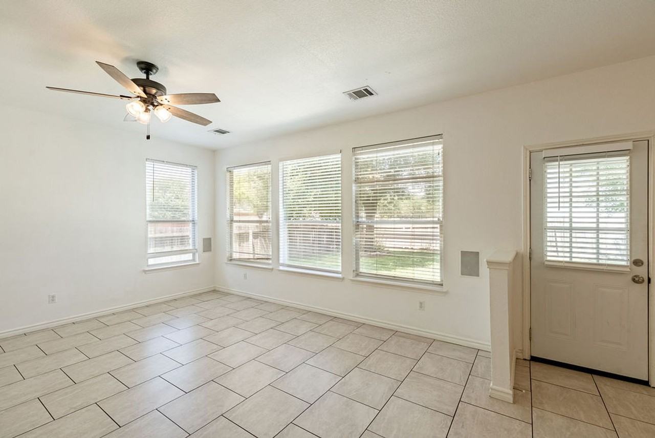 1016 Tom Seaver Pl - Photo 4 of 22