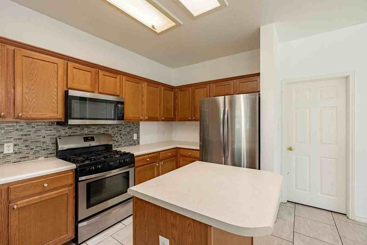 1016 Tom Seaver Pl - Photo 7 of 22