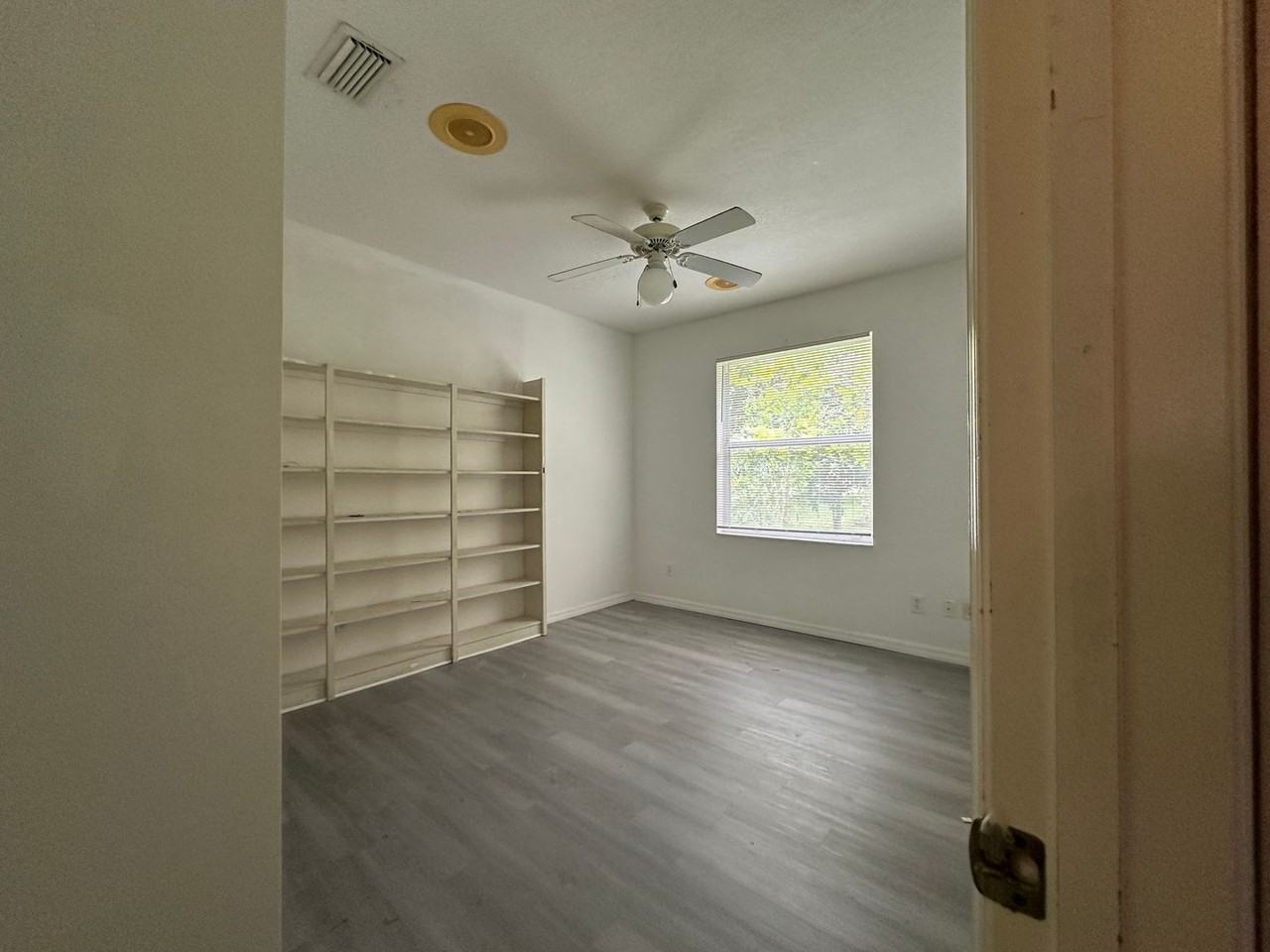 815 Nelson Ave Ne - Photo 7 of 15