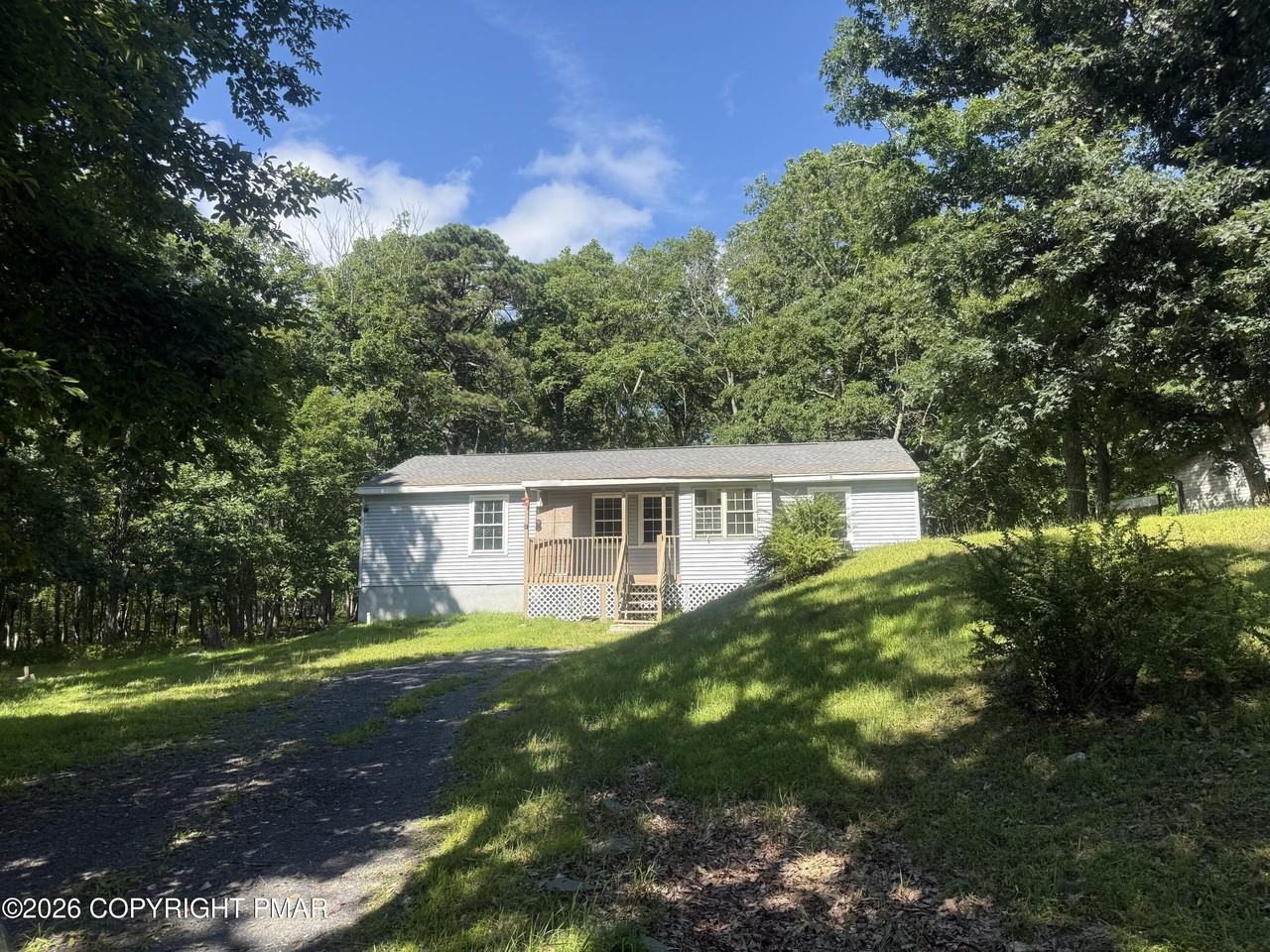 2186 Spring Dr - Photo 2 of 39
