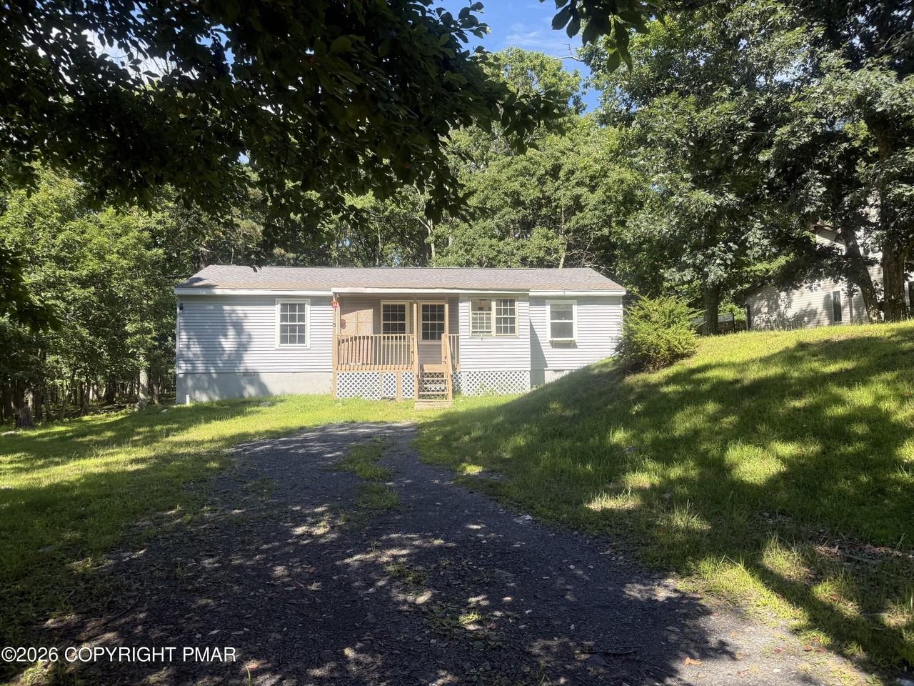 2186 Spring Dr - Photo 3 of 39