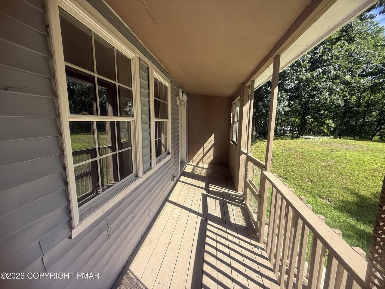 2186 Spring Dr - Photo 6 of 39