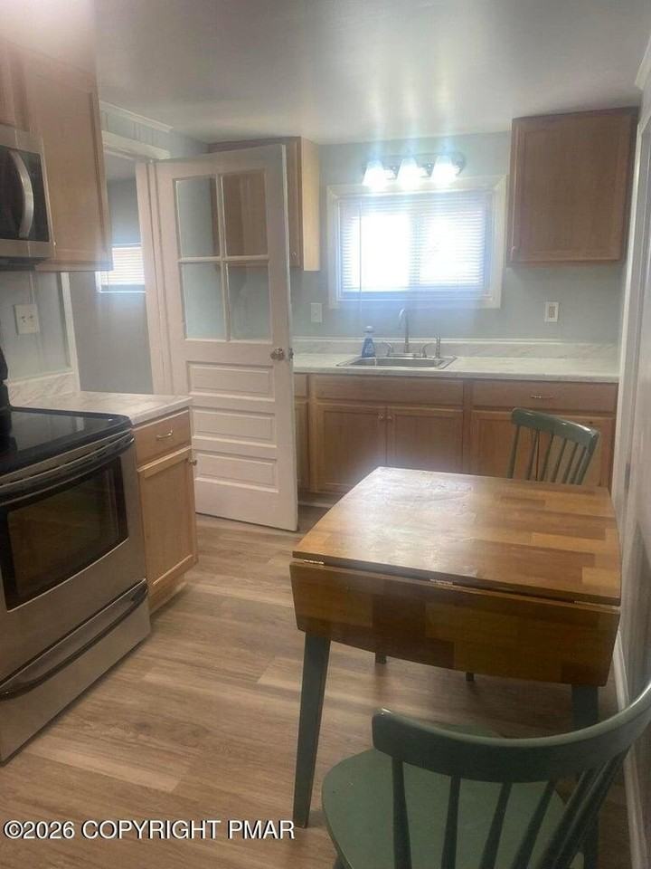 230 Mckinley Ave - Photo 3 of 13