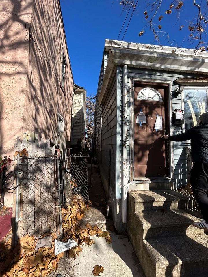 104 Fulton St - Photo 2 of 7