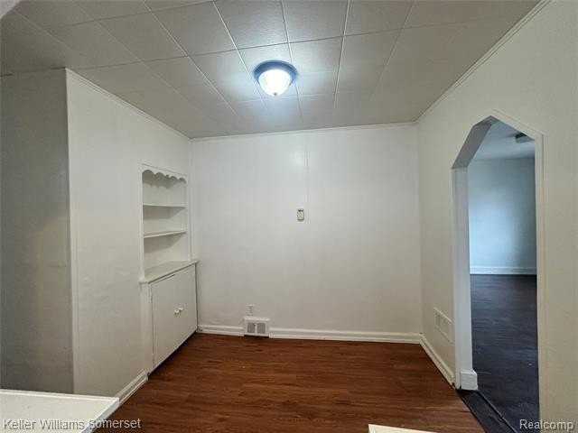 15785 Pinehurst St - Photo 4 of 9