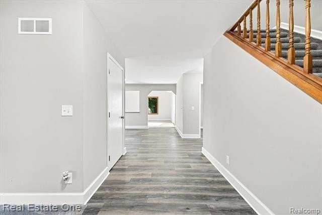 2931 Wisconsin Rd - Photo 4 of 41