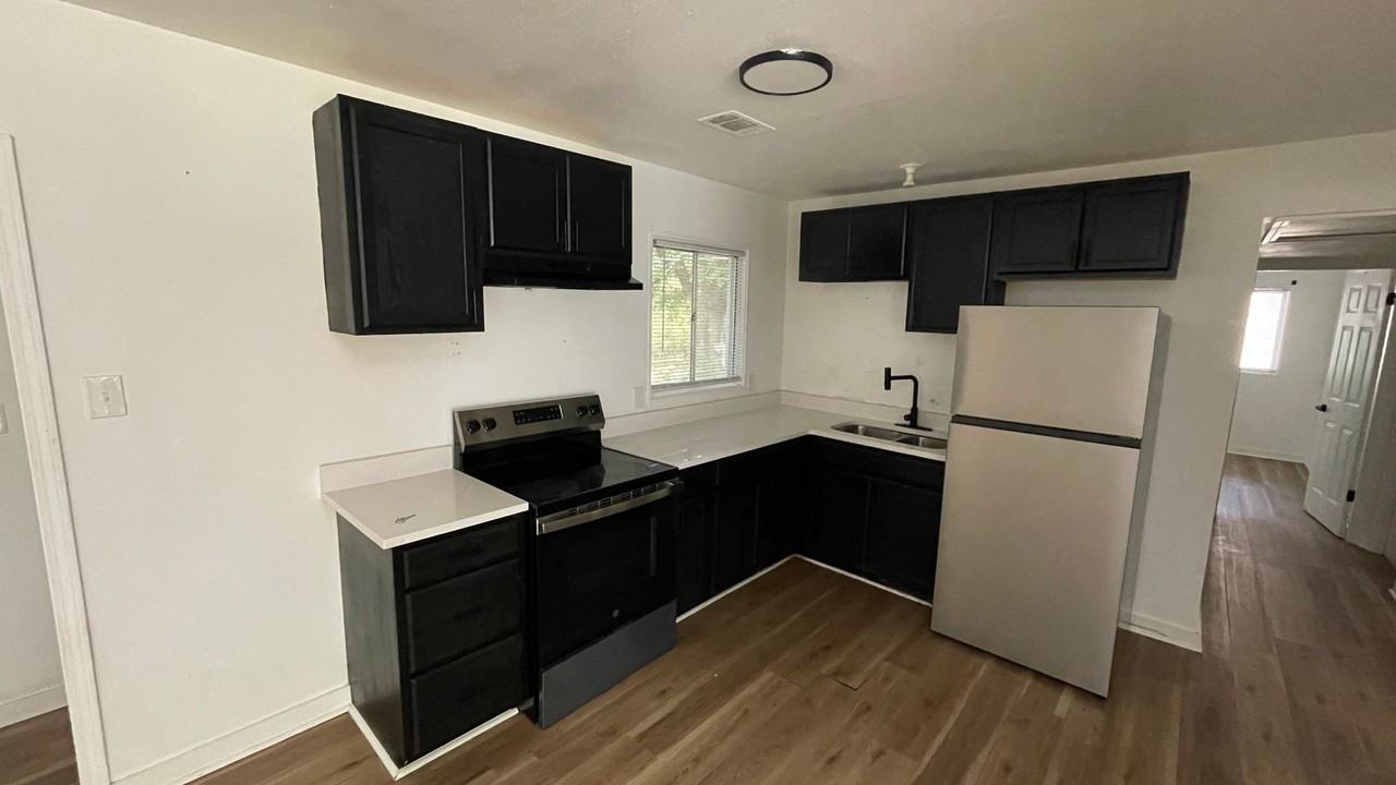 79 S Meadowcliff Dr - Photo 2 of 18