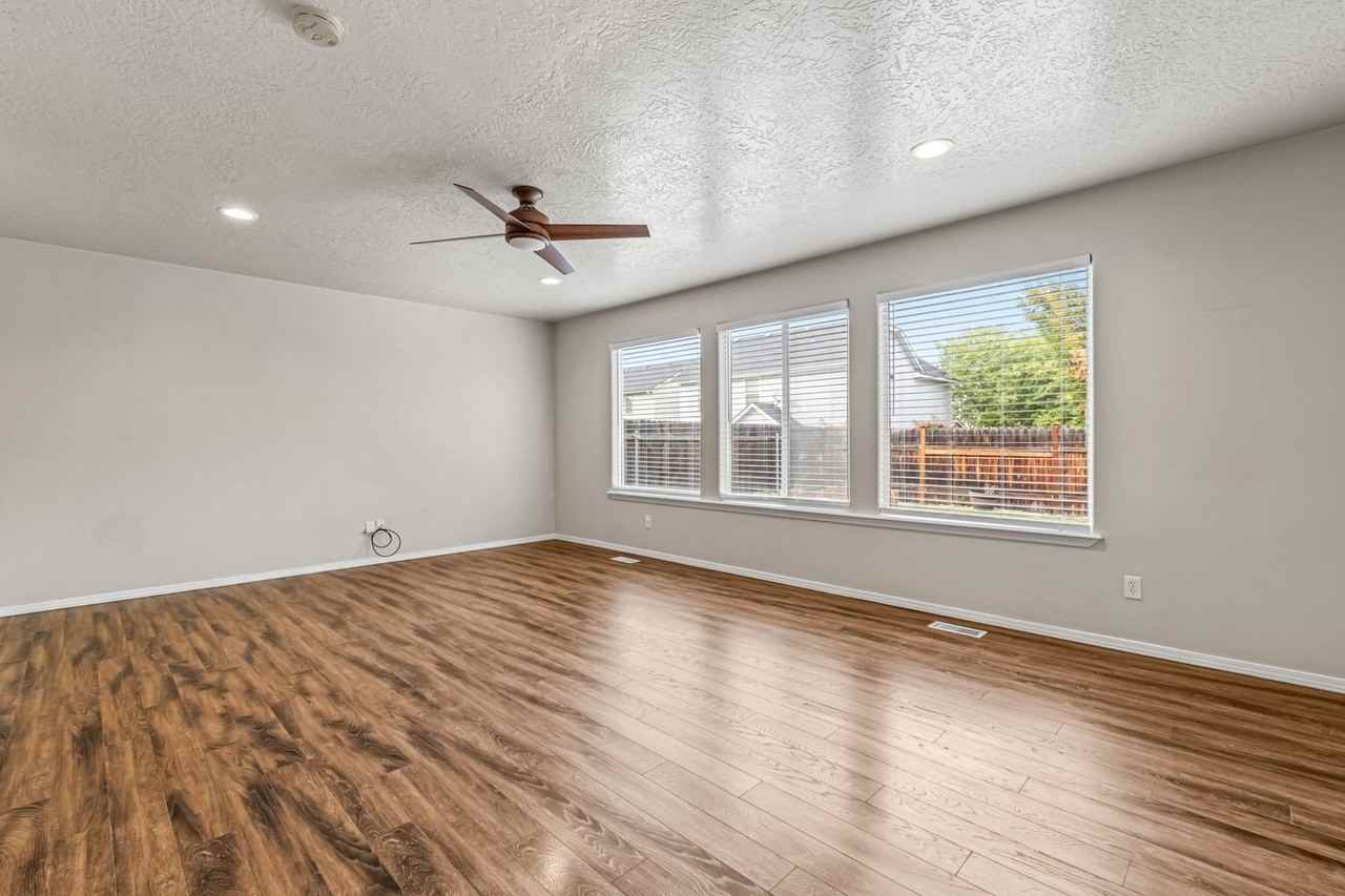 3614 E Hand Cart Ln - Photo 6 of 21