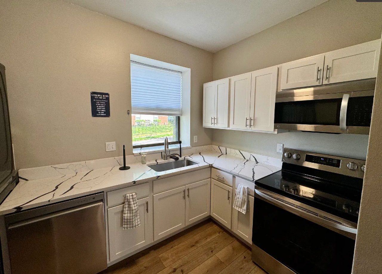 6309-13 Cabanne - Photo 2 of 23