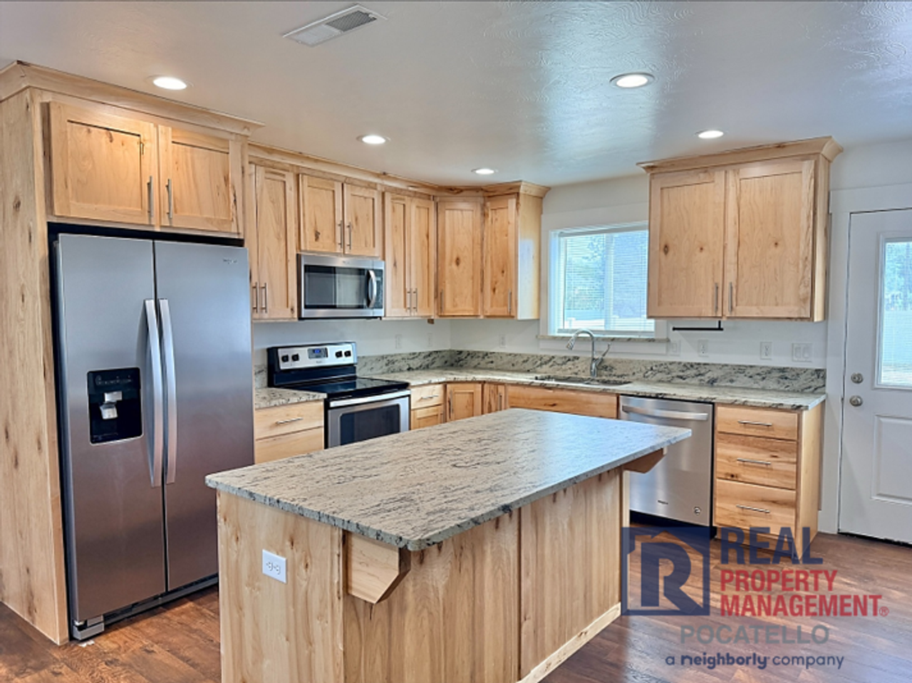 616 Poole Ave - Photo 3 of 29