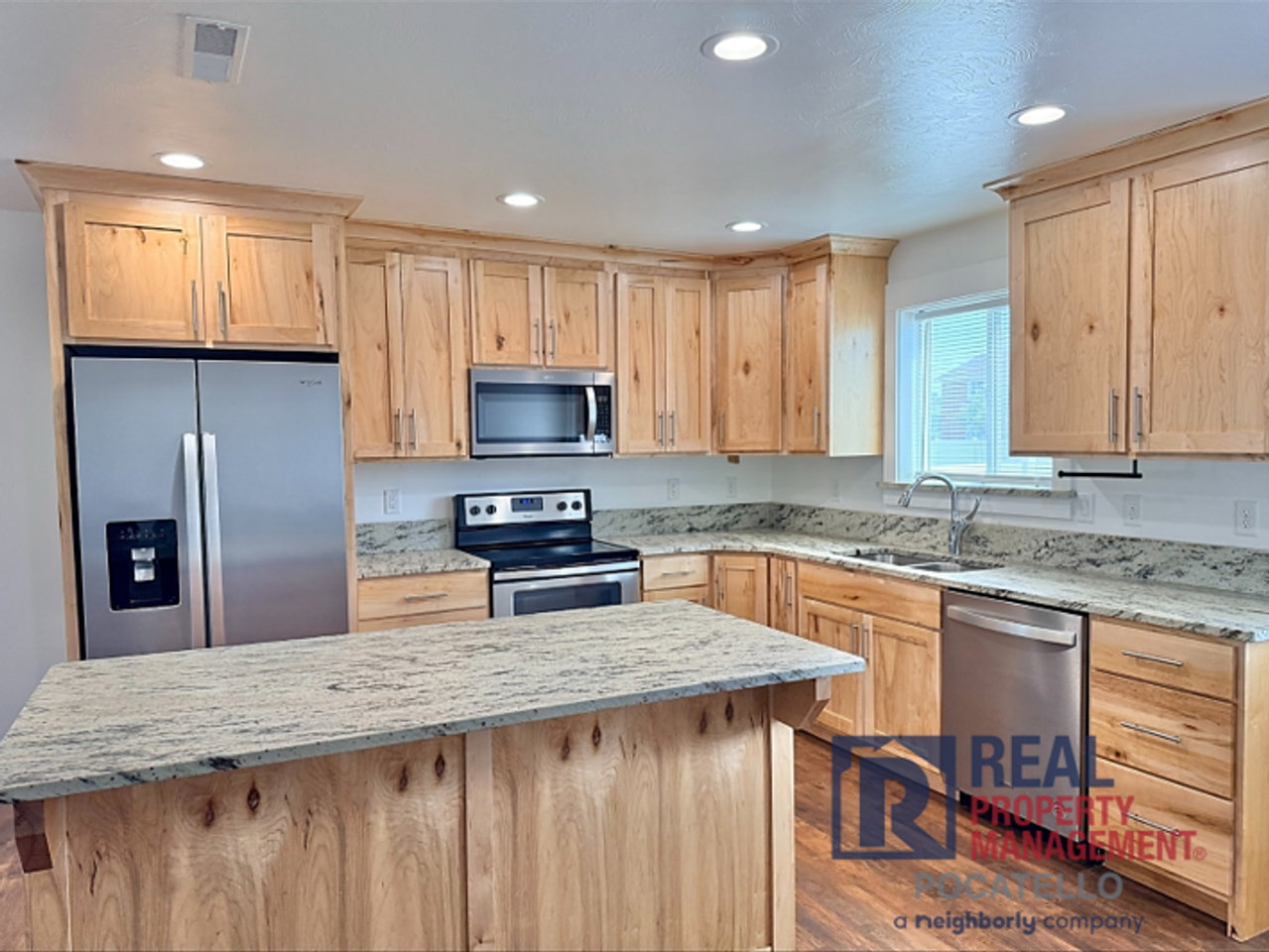 616 Poole Ave - Photo 4 of 29