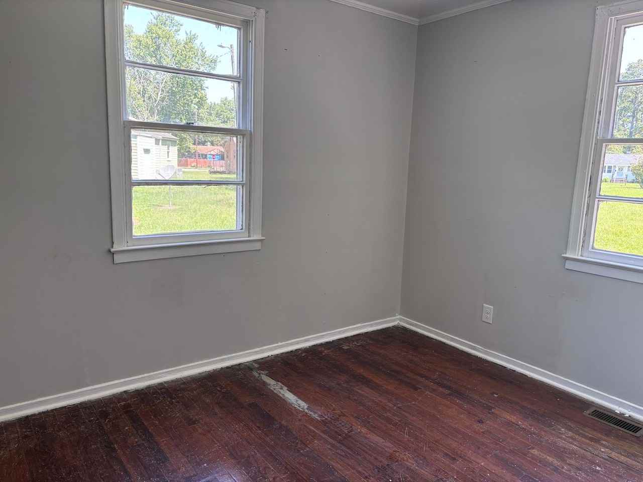 2219 Briarfield Rd - Photo 4 of 5