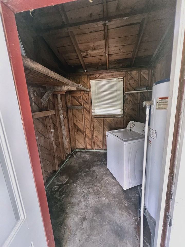 368 Leron Ave - Photo 2 of 14