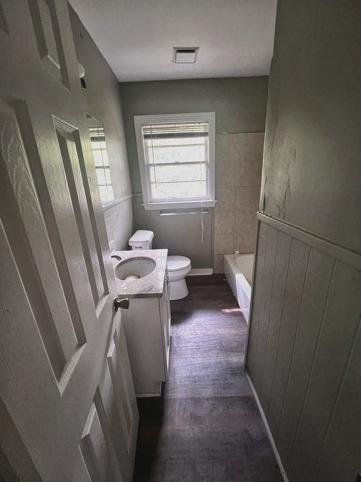 368 Leron Ave - Photo 3 of 14