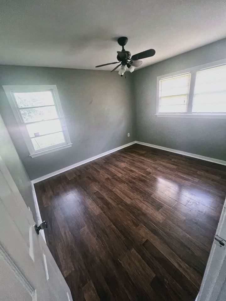 368 Leron Ave - Photo 6 of 14