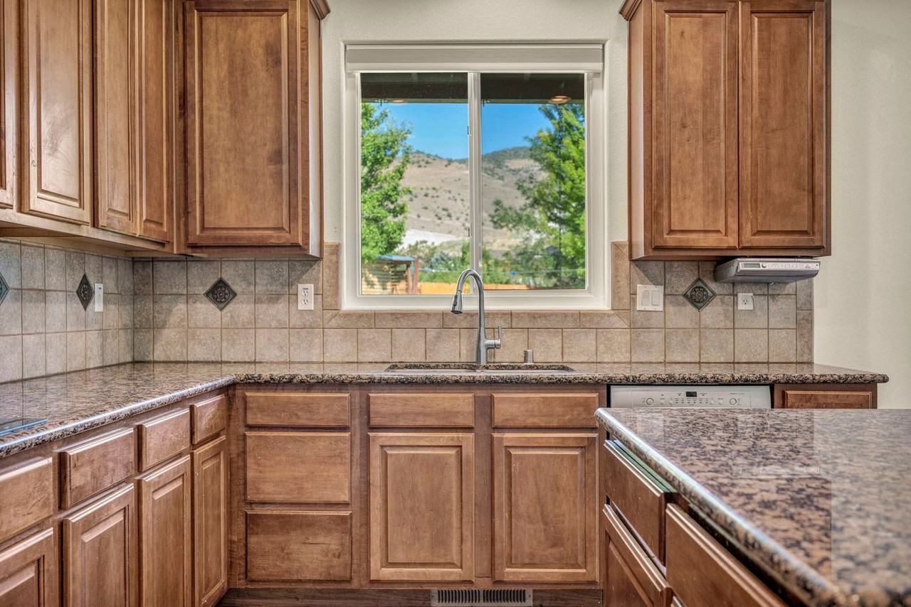2425 Crooked Canyon Ct - Photo 6 of 50