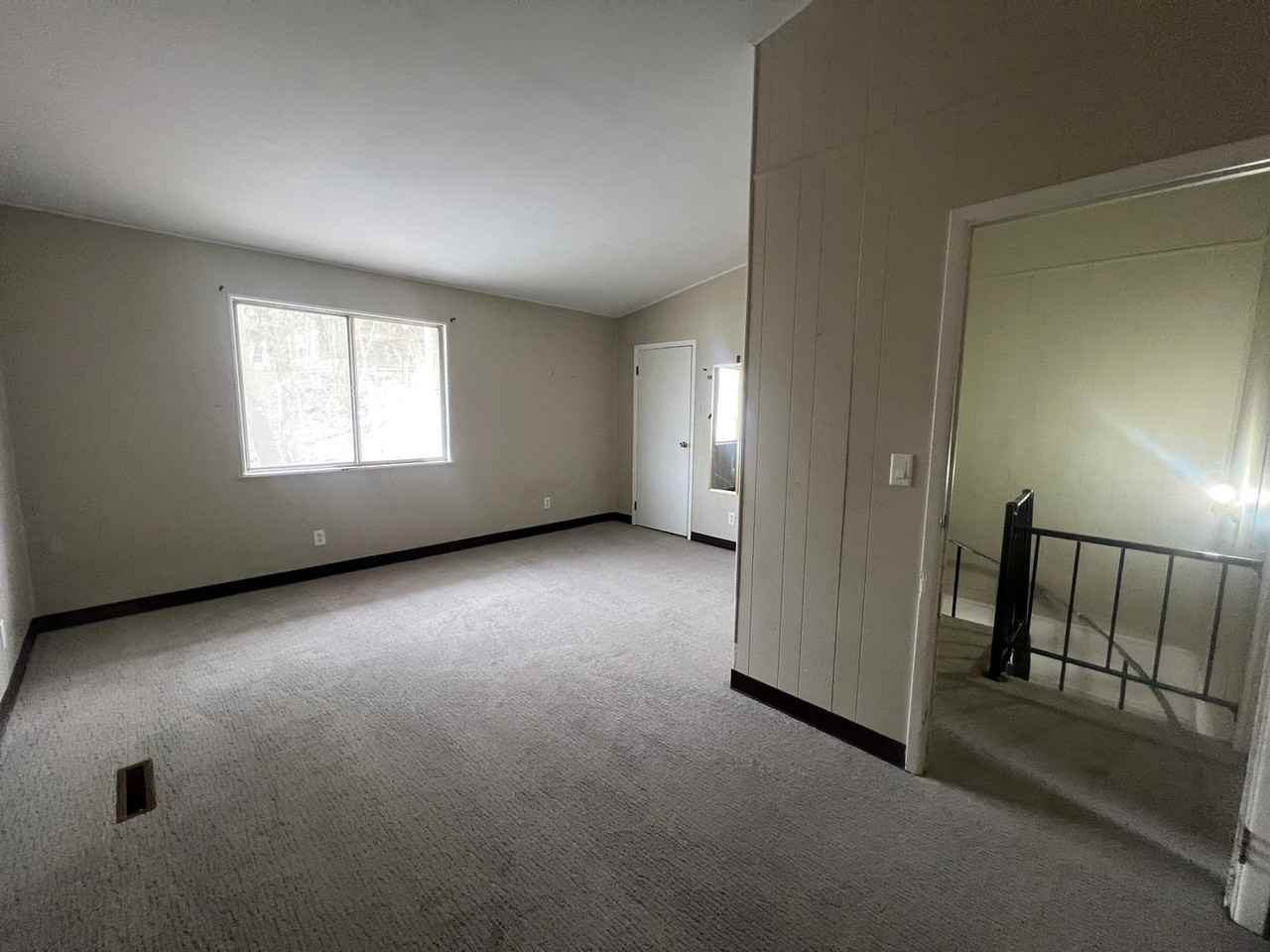 147 Bradley St - Photo 5 of 7