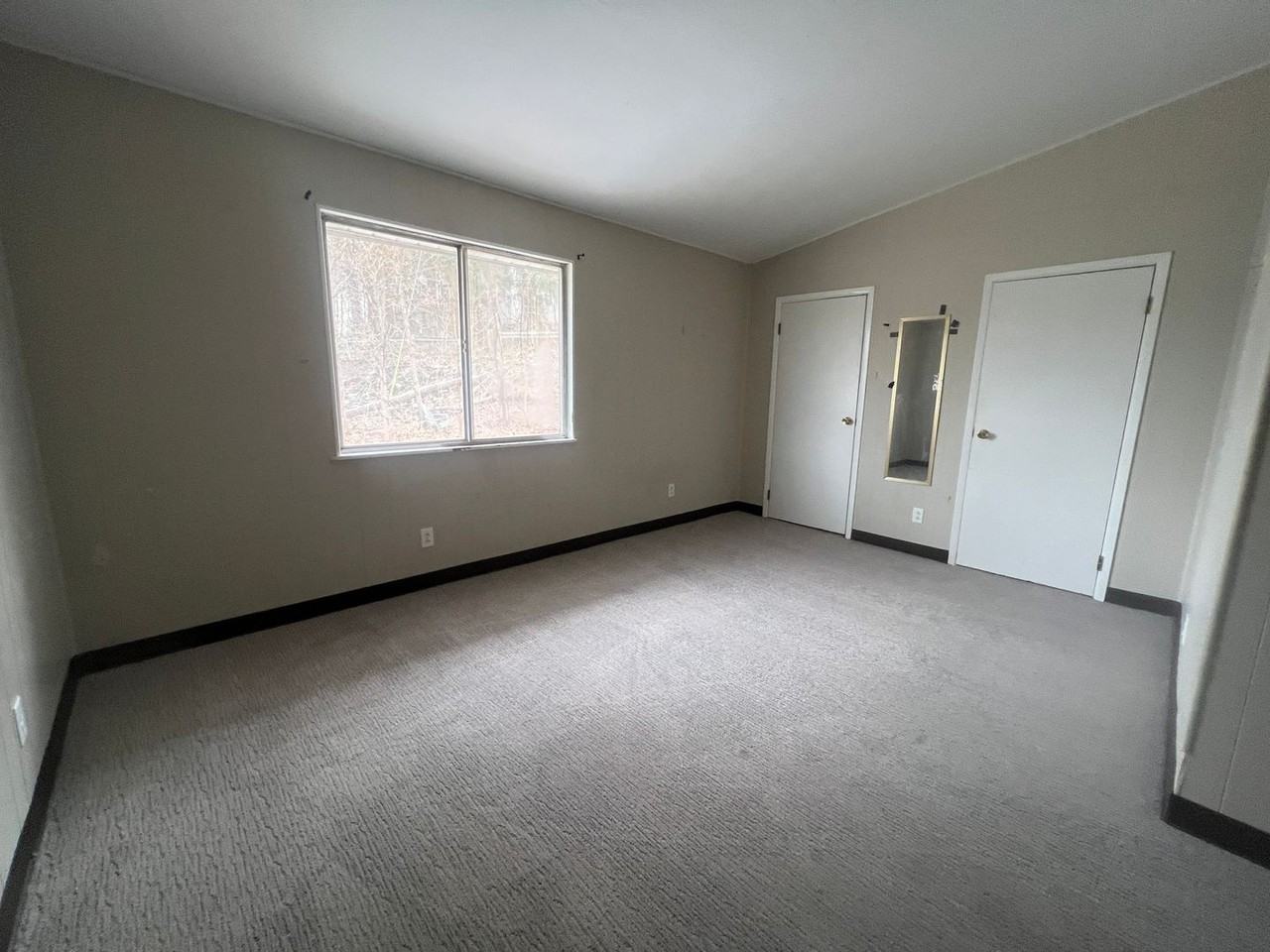 147 Bradley St - Photo 6 of 7