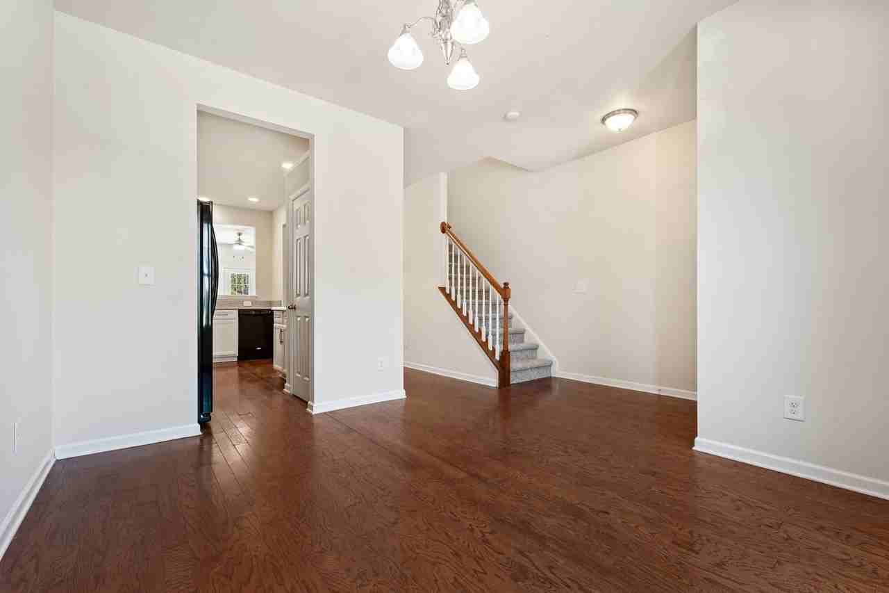 100 Stratford Lakes Dr #265 - Photo 2 of 18