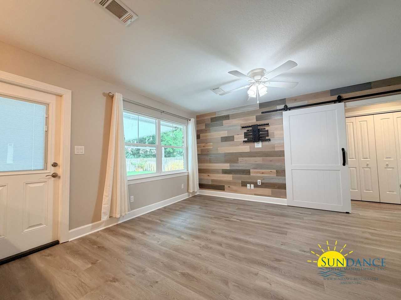 404 Lee Ln - Photo 4 of 24