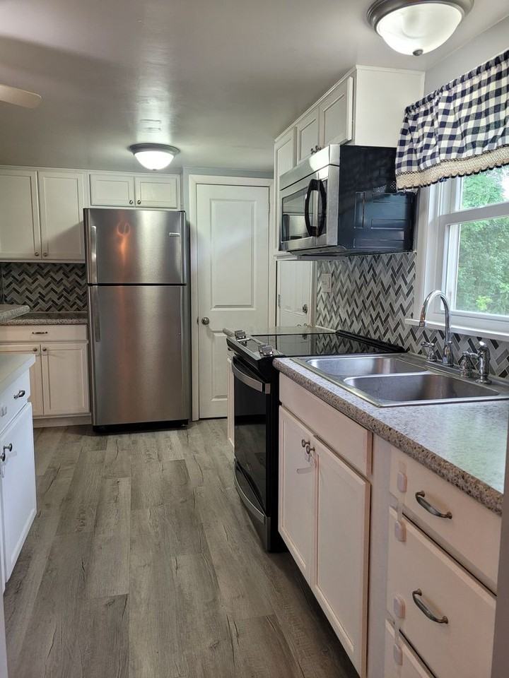 2327 Ritner Hwy - Photo 2 of 14