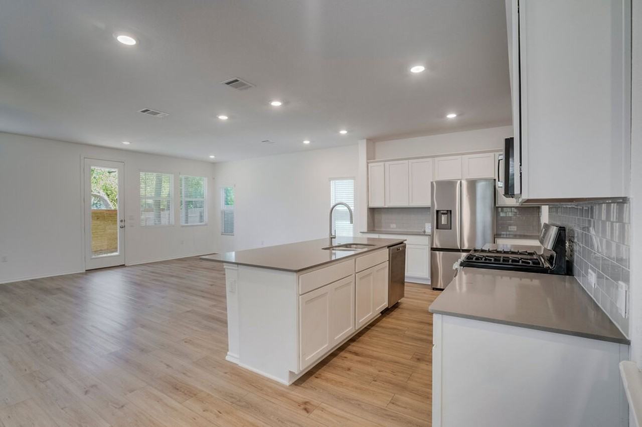 1109 Winnie Dr - Photo 6 of 21