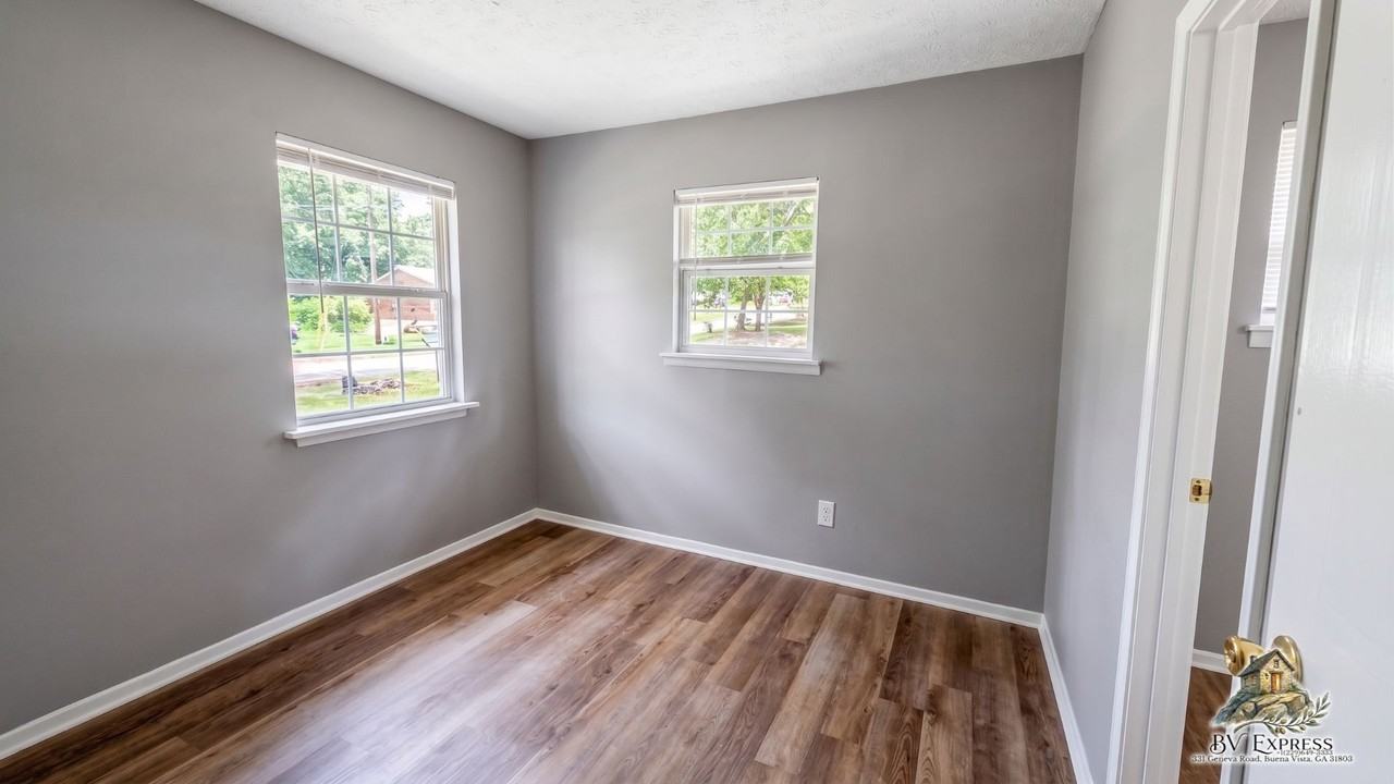 47 King Dr - Photo 2 of 5