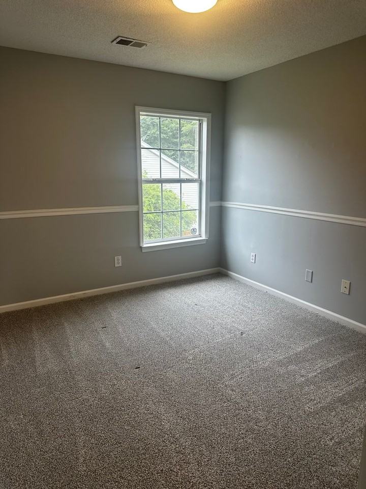 1426 Pinethicket Dr - Photo 5 of 7