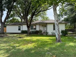 featured image of 696 Bosque Ln