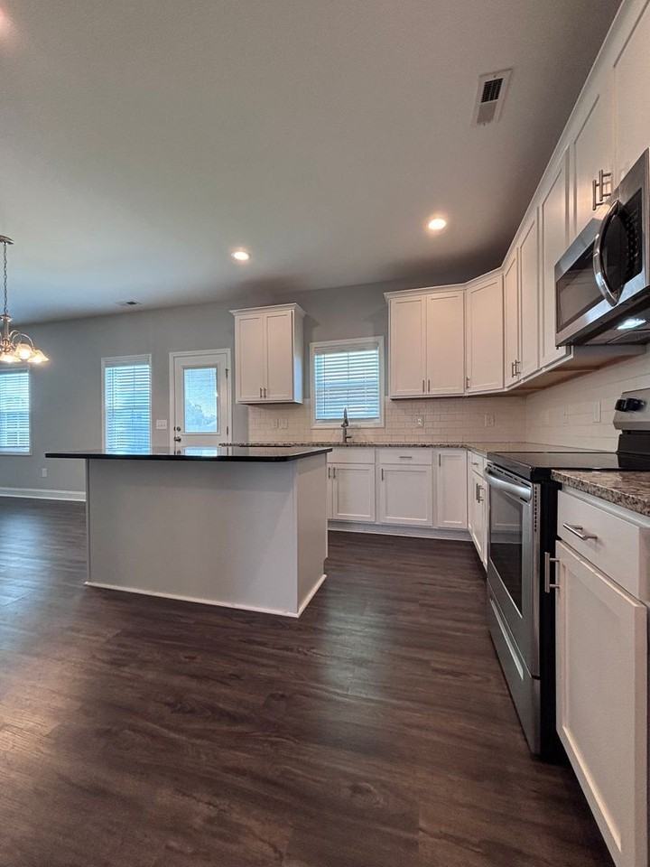 513 Harvest Meadows Xing - Photo 6 of 36