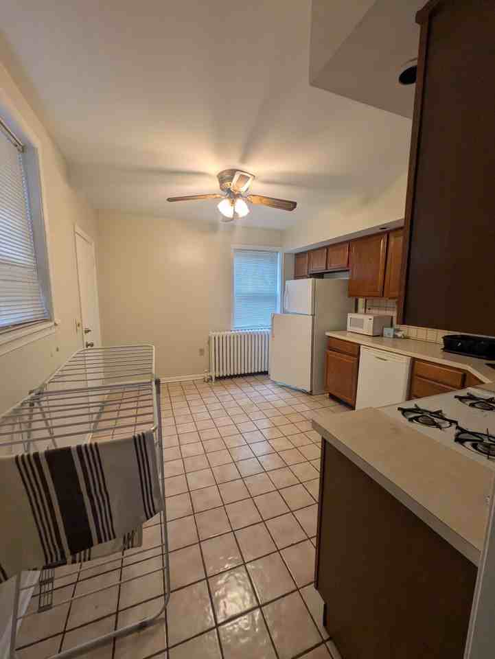 603 W 31st St #1 - Photo 4 of 10