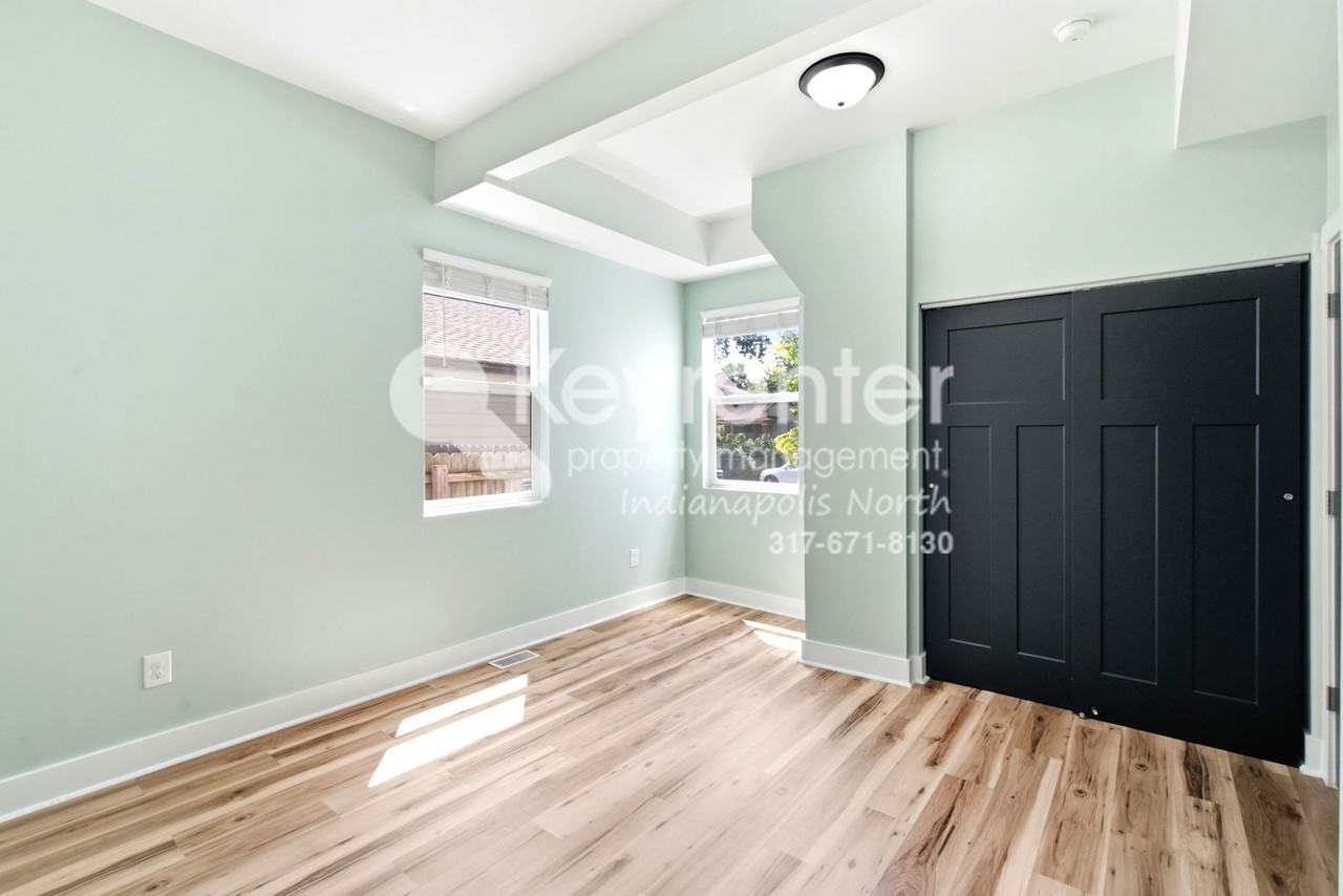 849 N Temple Ave - Photo 7 of 17