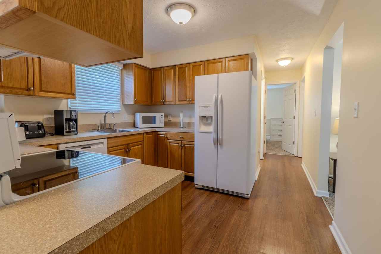 284 Astro Dr - Photo 4 of 27
