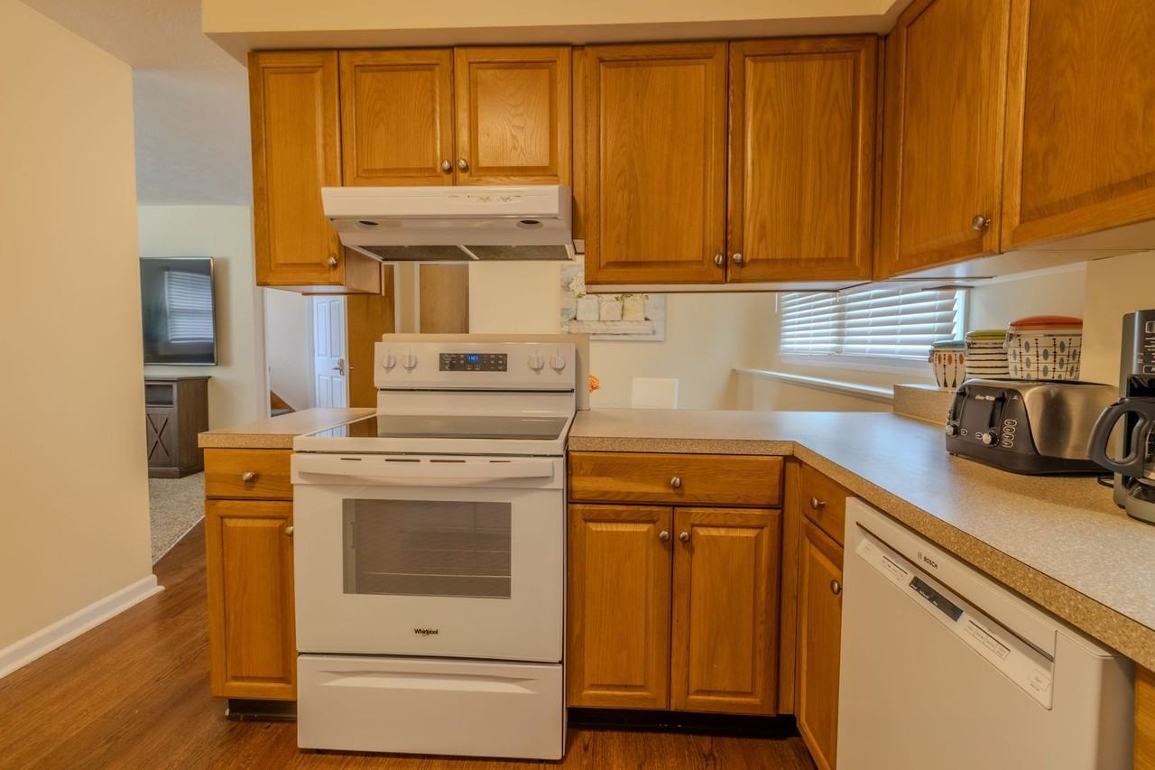 284 Astro Dr - Photo 7 of 27