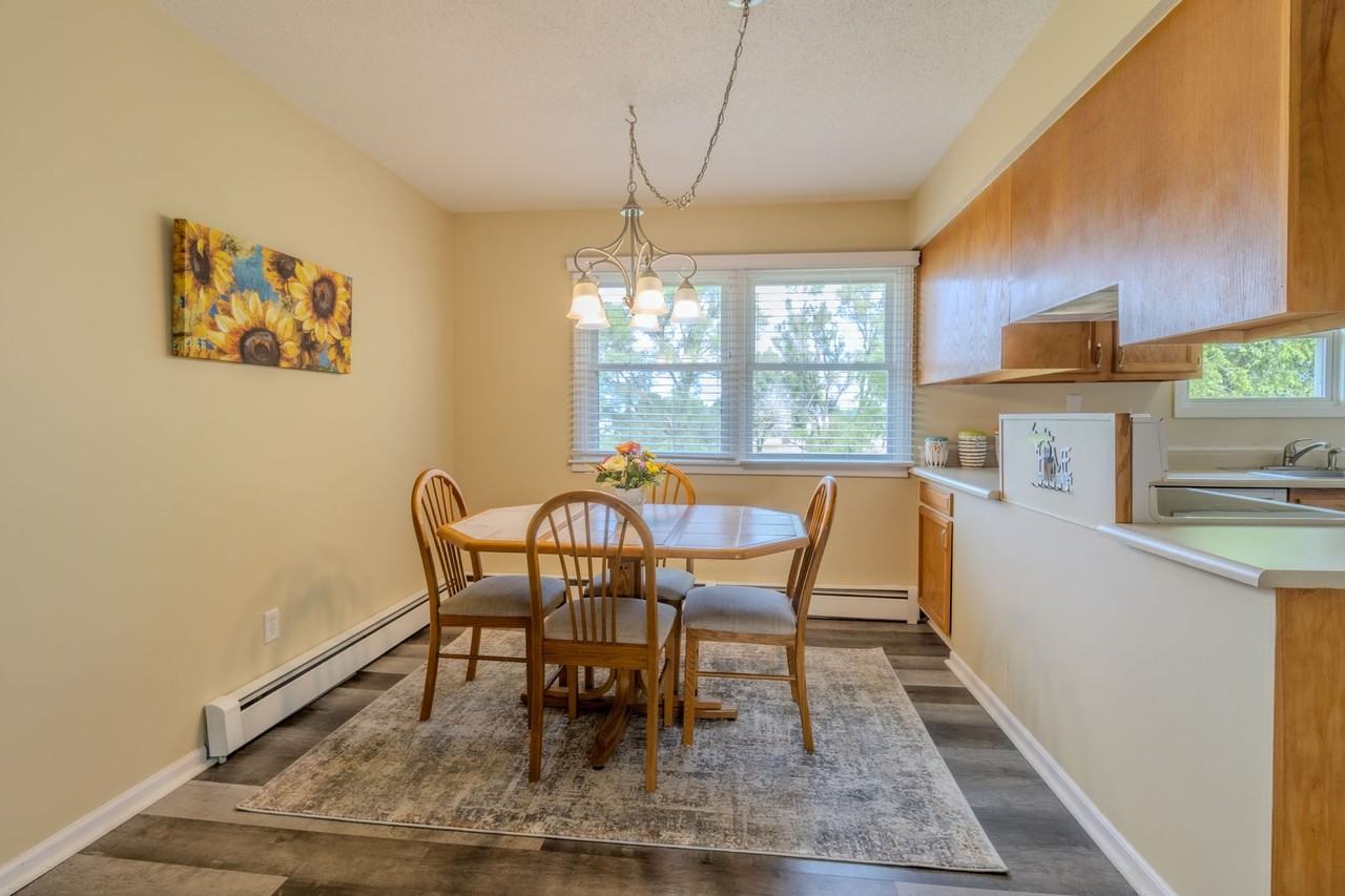 286 Astro Dr - Photo 3 of 22