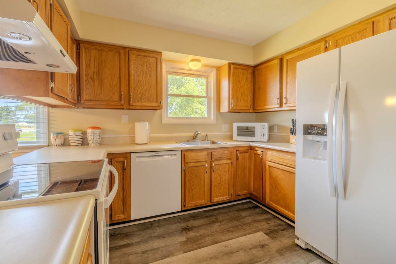 286 Astro Dr - Photo 4 of 22