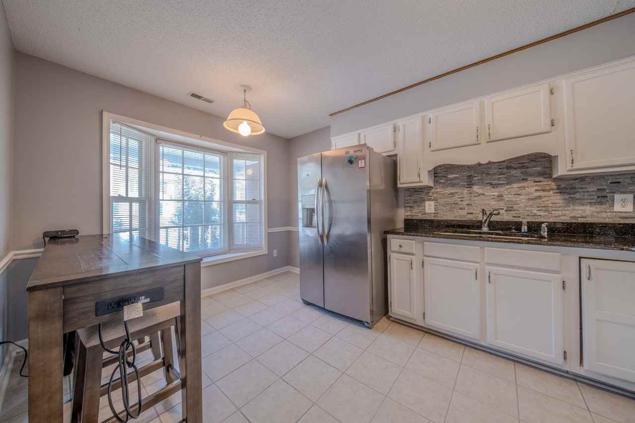 907 Shelby Dr - Photo 7 of 31