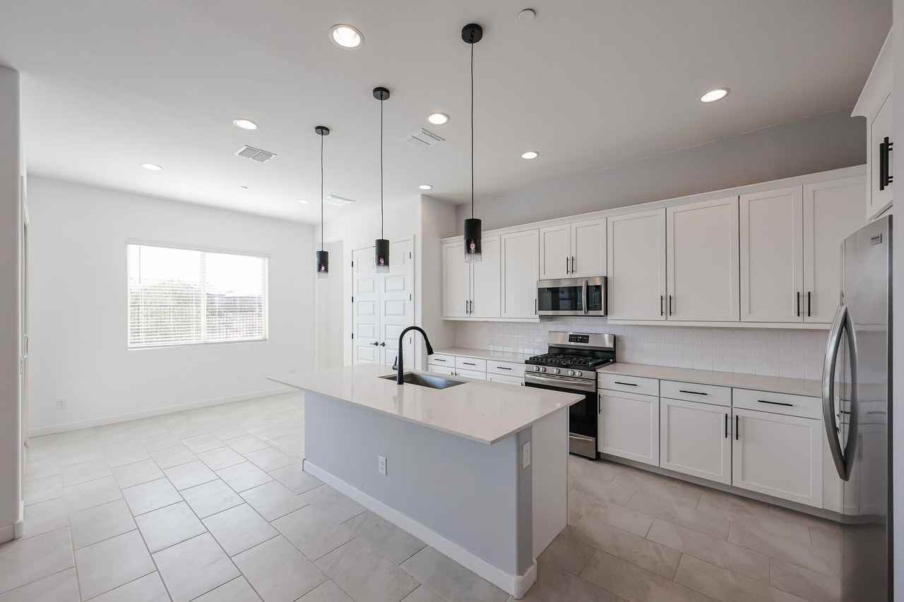 31674 N 123rd Ave - Photo 4 of 38