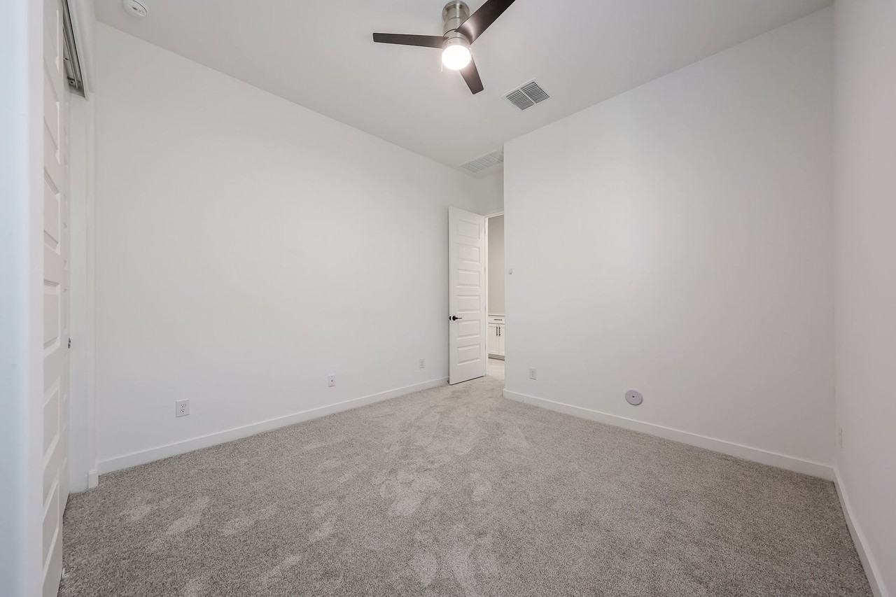 31674 N 123rd Ave - Photo 5 of 38
