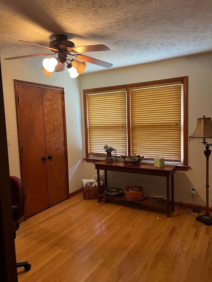 1412 S Fairway Ave - Photo 7 of 42