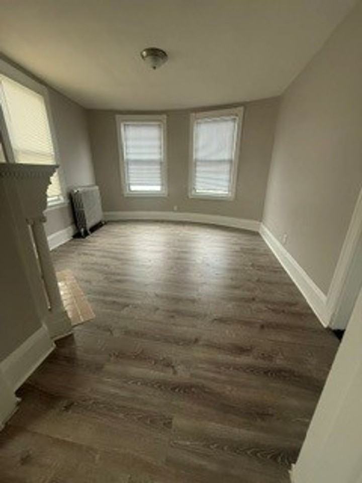 164 N Washington St - Photo 4 of 7