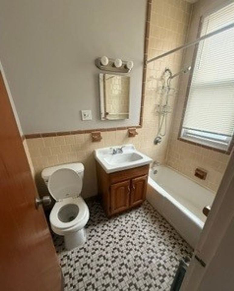 164 N Washington St - Photo 6 of 7