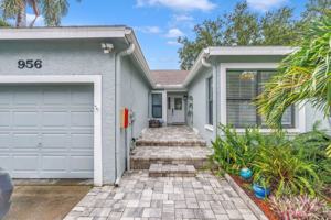 featured image of 956 San Carlos Ct Ne