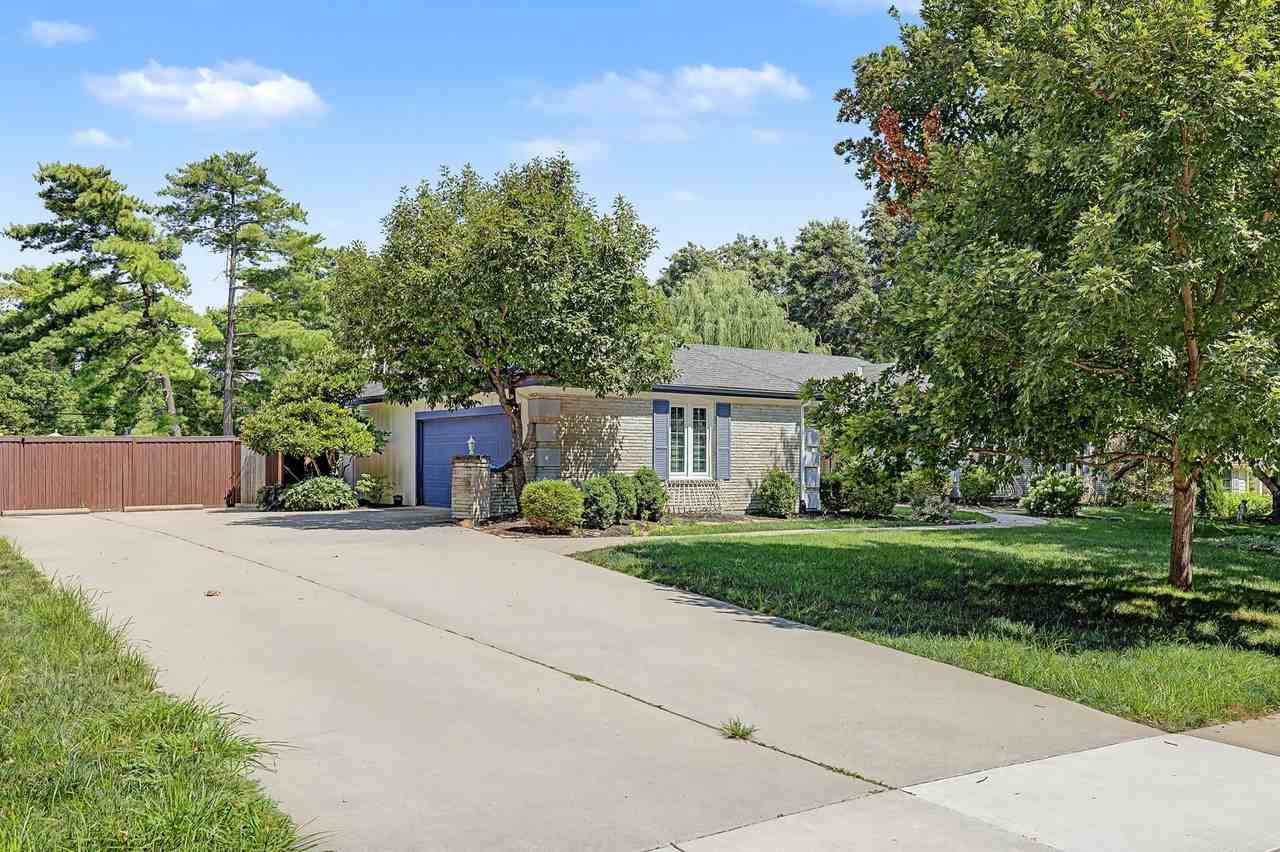 8311 Juniper St - Photo 2 of 35