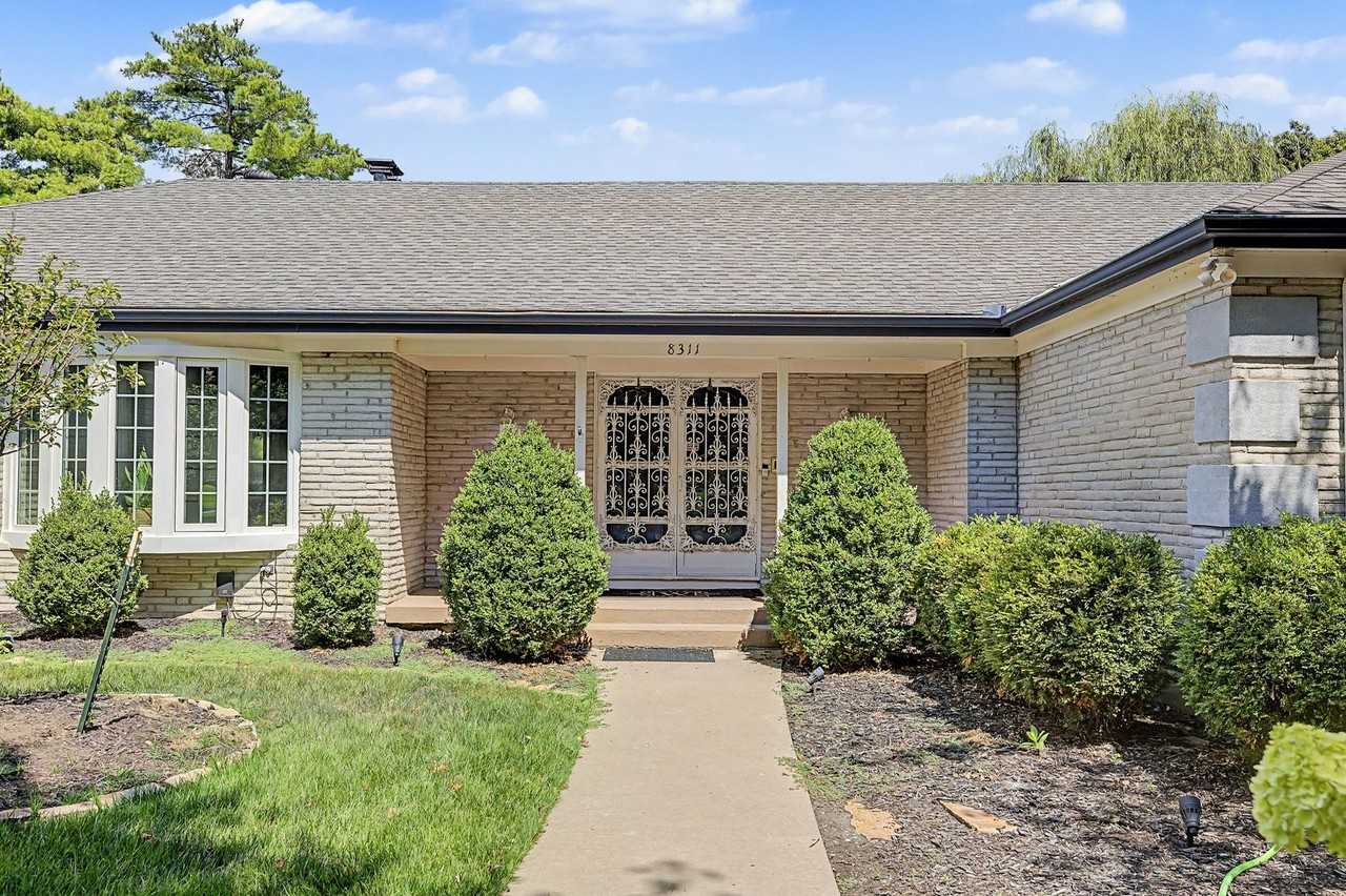 8311 Juniper St - Photo 3 of 35