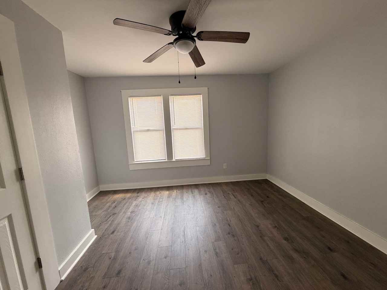 305 Se 4th St - Photo 7 of 10