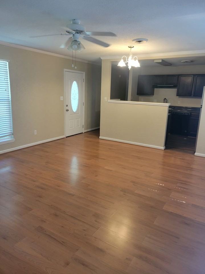 15 Lakewood Ct - Photo 3 of 14